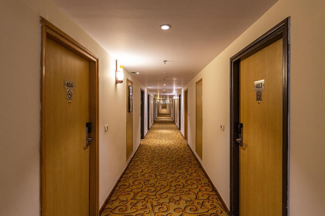 รามาดา บาย วินด์แฮม นีมรานา Hotel ภายนอก รูปภาพ