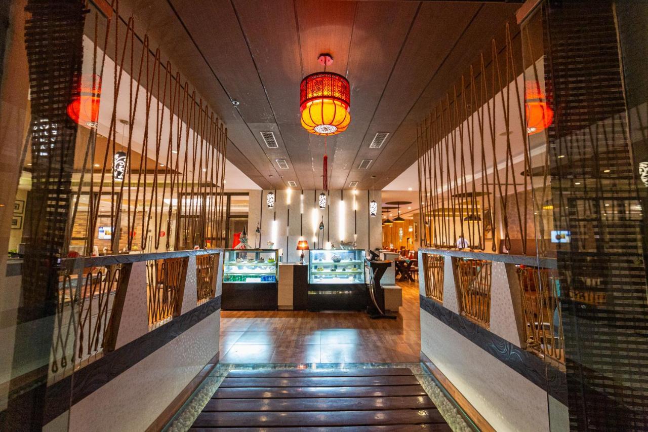 รามาดา บาย วินด์แฮม นีมรานา Hotel ภายนอก รูปภาพ